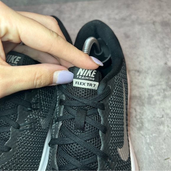 Nike Training Flex TR 7 Running Shoes 898479-001 Womens sz 7 - black - Picture 6 of 7